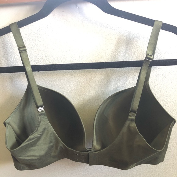 Victoria’s Secret Lined Demi - Picture 2 of 5